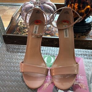 Steve Madden Sand color Sandles